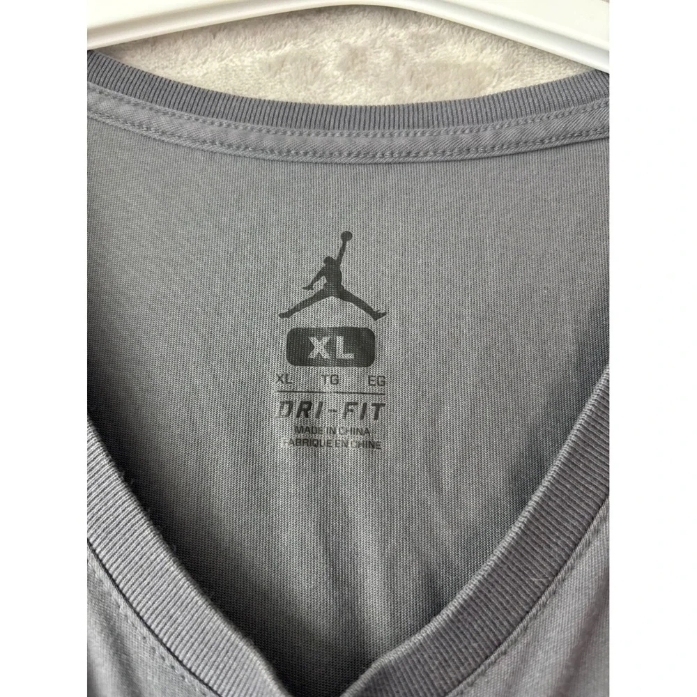 Jordan Mens XL Dri-FIT Long Sleeve Shirt Gray Jumpman Graphic Logo Tee